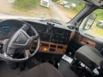 2022 Freightliner Cascadia - Image 10