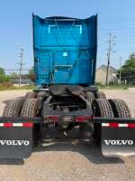2024 Volvo VNL 860 – Premium Sleeper Truck Ready for the Road - Image 3