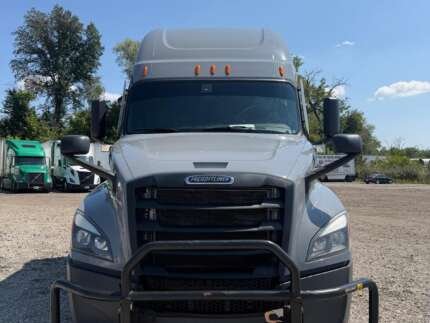 2023 Freightliner Cascadia 126