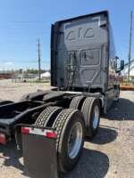 2023 Freightliner Cascadia 126 - Image 9