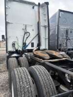 2023 Kenworth T680 - Image 11