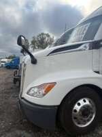 2023 Kenworth T680 - Image 9