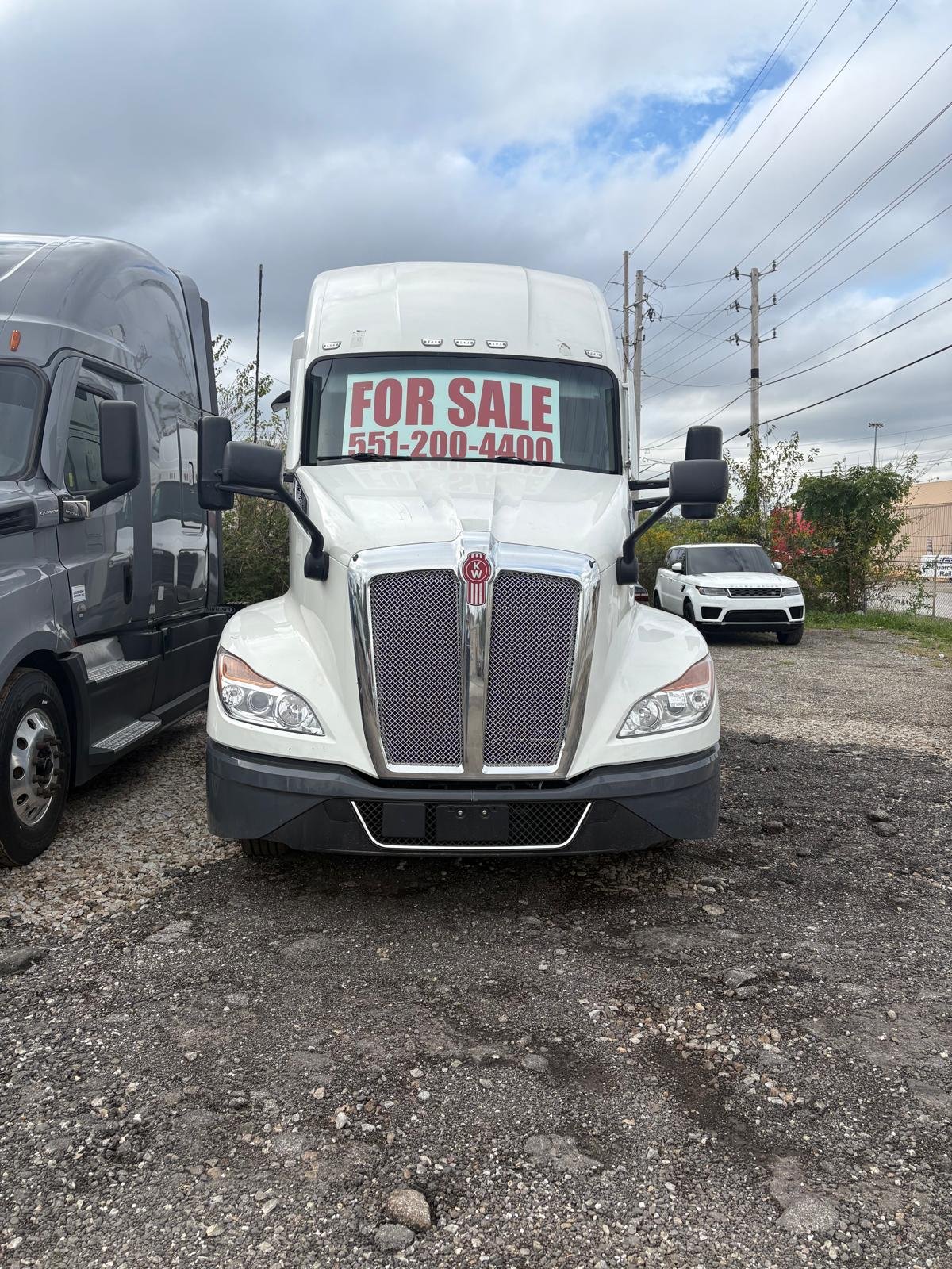 kenworth 8 2023 Kenworth T680 - Image 1